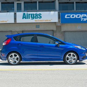 2015-ford-fiesta-st-side-profile.jpg