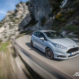 2017-Ford-Fiesta-ST200-101-876x535.jpg