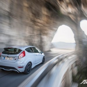 2017-Ford-Fiesta-ST200-102-876x535.jpg