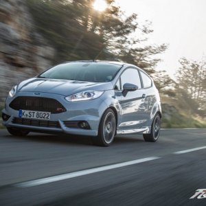 2017-Ford-Fiesta-ST200-104-876x535.jpg