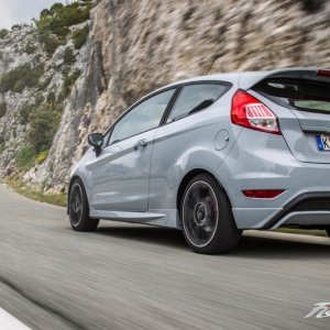 2017-Ford-Fiesta-ST200-112-876x535.jpg