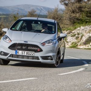 2017-Ford-Fiesta-ST200-113-876x535.jpg