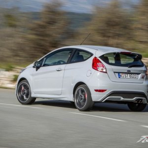 2017-Ford-Fiesta-ST200-114-876x535.jpg