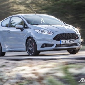 2017-Ford-Fiesta-ST200-116-876x535.jpg