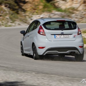 2017-Ford-Fiesta-ST200-122-876x535.jpg