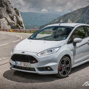 2017-Ford-Fiesta-ST200-129-876x535.jpg