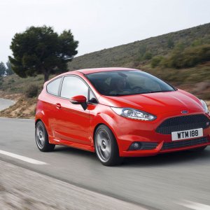 Ford_Fiesta_ST_04.jpg